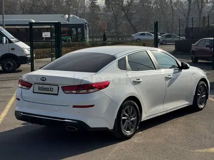 Kia K5 2018 года за 8 500 000 тг. в Алматы – фото 13