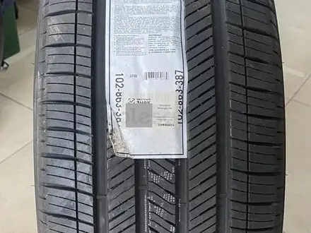 Goodyear Eagle Touring 285/45 R22 114H за 180 000 тг. в Алматы – фото 2