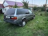 Volkswagen Passat 1993 года за 1 400 000 тг. в Уральск – фото 2