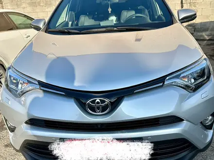 Toyota RAV4 2019 года за 14 000 000 тг. в Алматы