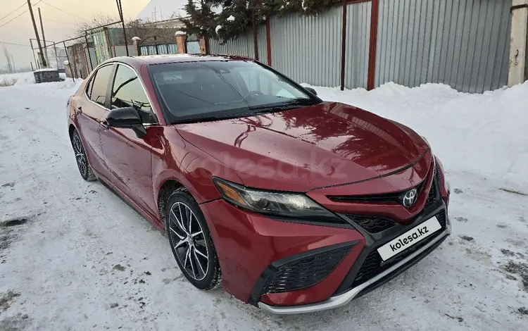 Toyota Camry 2021 года за 10 500 000 тг. в Алматы