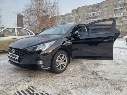 Hyundai Accent 2023 года за 8 600 000 тг. в Семей – фото 2