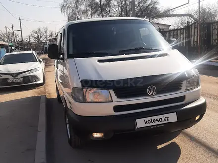 Volkswagen Caravelle 2000 года за 4 500 000 тг. в Алматы