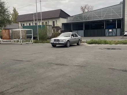 Mercedes-Benz E 230 1991 года за 2 000 000 тг. в Талдыкорган