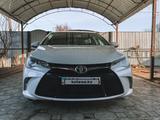 Toyota Camry 2015 года за 10 800 000 тг. в Атырау – фото 3