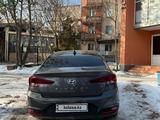 Hyundai Elantra 2020 года за 8 500 000 тг. в Шымкент – фото 3