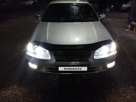 Toyota Camry 2000 года за 3 300 000 тг. в Тараз