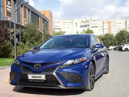 Toyota Camry 2023 года за 15 500 000 тг. в Актобе – фото 7