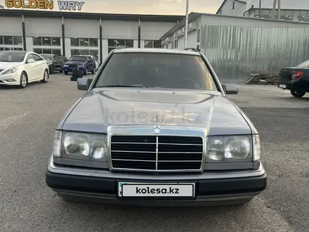 Mercedes-Benz E 230 1989 года за 1 500 000 тг. в Шымкент