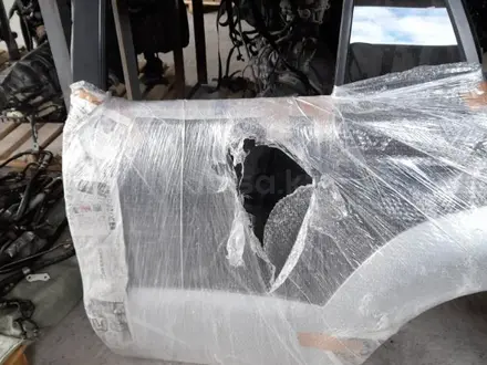 Дверь передняя левая TOYOTA HILUX SURF N215 за 90 000 тг. в Астана
