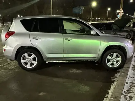 Toyota RAV4 2006 года за 5 200 000 тг. в Актобе – фото 2