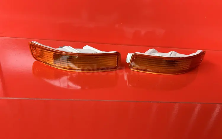 Поворотник в бампер Toyota Corolla АЕ100 Королла АЕ 100 за 3 500 тг. в Алматы