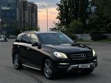 Mercedes-Benz ML 400 2014 года за 18 600 000 тг. в Алматы