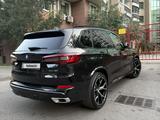 BMW X5 2022 года за 34 500 000 тг. в Алматы – фото 4