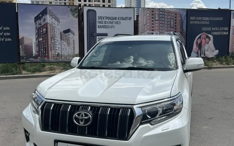 Toyota Land Cruiser Prado 2019 года за 23 000 000 тг. в Астана