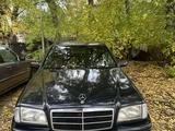 Mercedes-Benz C 200 1996 года за 1 100 000 тг. в Караганда – фото 2