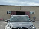 Toyota Highlander 2025 года за 33 700 000 тг. в Актау
