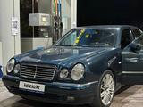 Mercedes-Benz E 320 1998 года за 2 400 000 тг. в Алматы