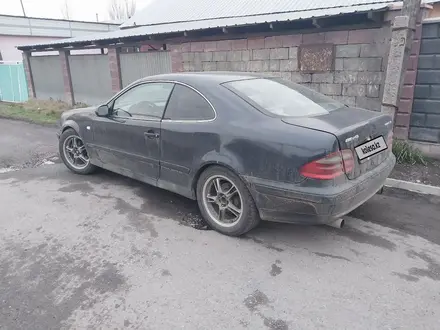 Mercedes-Benz CLK 230 1998 года за 2 700 000 тг. в Алматы – фото 2