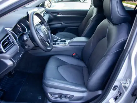 Toyota Camry 2024 года за 15 900 000 тг. в Алматы – фото 10