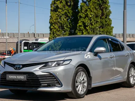 Toyota Camry 2024 года за 15 900 000 тг. в Алматы – фото 2