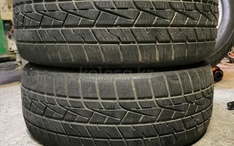 Резина 2-шт 225/55 r17 за 30 000 тг. в Алматы