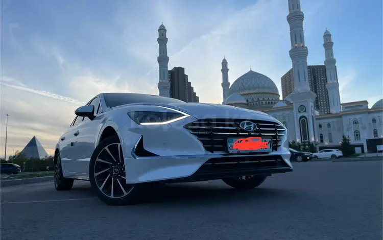 Hyundai Sonata 2021 года за 13 500 000 тг. в Астана