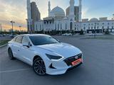 Hyundai Sonata 2021 года за 13 500 000 тг. в Астана – фото 2