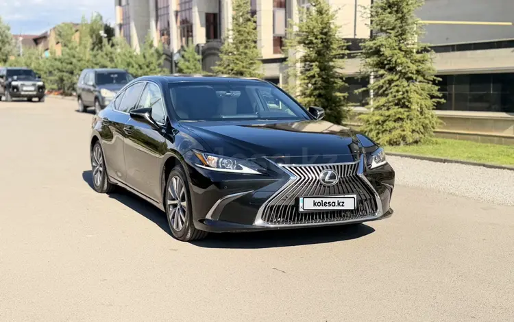 Lexus ES 250 2020 года за 17 500 000 тг. в Астана