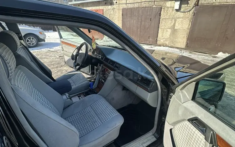 Mercedes-Benz E 220 1995 года за 2 450 000 тг. в Темиртау