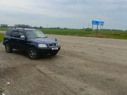 Honda CR-V 1997 года за 3 700 000 тг. в Алтай – фото 12