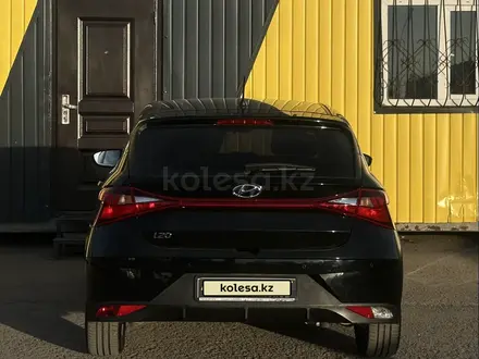 Hyundai i20 2023 года за 6 850 000 тг. в Караганда – фото 5