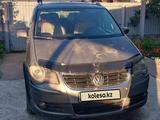 Volkswagen Touran 2008 года за 3 500 000 тг. в Уральск – фото 5