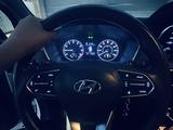 Hyundai Santa Fe 2020 годаүшін8 900 000 тг. в Уральск – фото 5