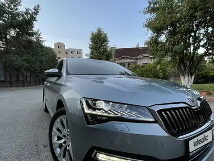 Skoda Superb 2020 года за 19 500 000 тг. в Алматы – фото 16