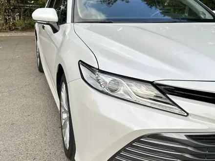 Toyota Camry 2019 года за 14 800 000 тг. в Алматы – фото 3