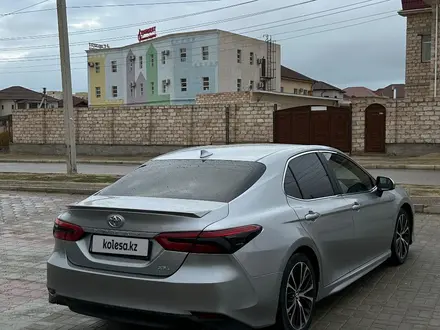 Toyota Camry 2018 года за 10 800 000 тг. в Актау – фото 3