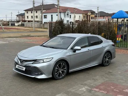 Toyota Camry 2018 года за 10 800 000 тг. в Актау – фото 4