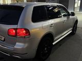 Volkswagen Touareg 2007 года за 5 000 000 тг. в Атырау – фото 4