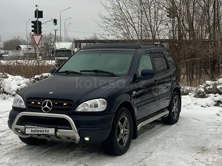 Mercedes-Benz ML 320 1999 года за 4 850 000 тг. в Караганда – фото 5