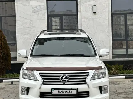 Lexus LX 570 2013 года за 25 000 000 тг. в Актау