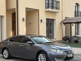 Lexus ES 300h 2013 годаүшін8 100 000 тг. в Актау – фото 2