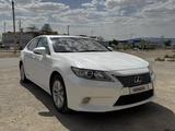 Lexus ES 300h 2013 годаүшін8 100 000 тг. в Жанаозен – фото 2