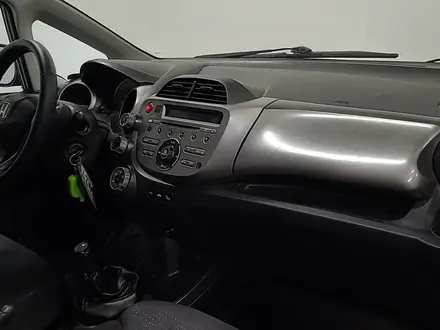 Honda Jazz 2010 года за 3 300 000 тг. в Алматы – фото 15