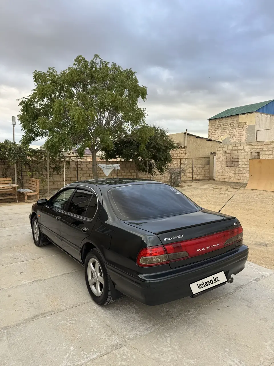 Nissan Maxima, 1995