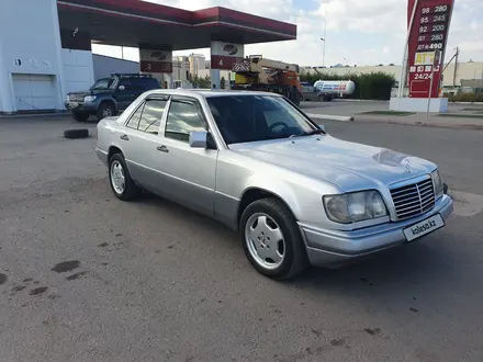 Mercedes-Benz E 230 1992 года за 3 000 000 тг. в Караганда – фото 7