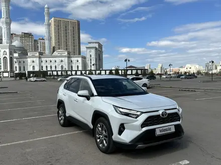 Toyota RAV4 2023 года за 20 000 000 тг. в Астана – фото 2