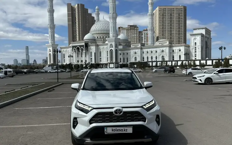 Toyota RAV4 2023 годаүшін20 000 000 тг. в Астана