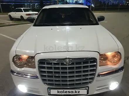 Chrysler 300C 2006 года за 3 300 000 тг. в Алматы – фото 3