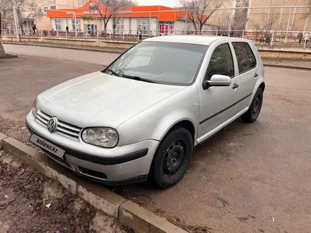 Volkswagen Golf 2001 года за 1 950 000 тг. в Алматы